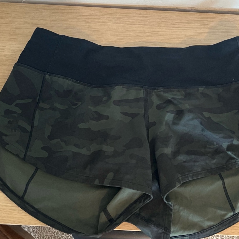 Lululemon Athletica Green and Black Athletic Shorts with Camouflage Pattern